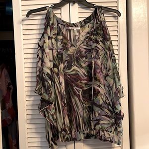 Jennifer Lopez XL multi color. Open shoulder